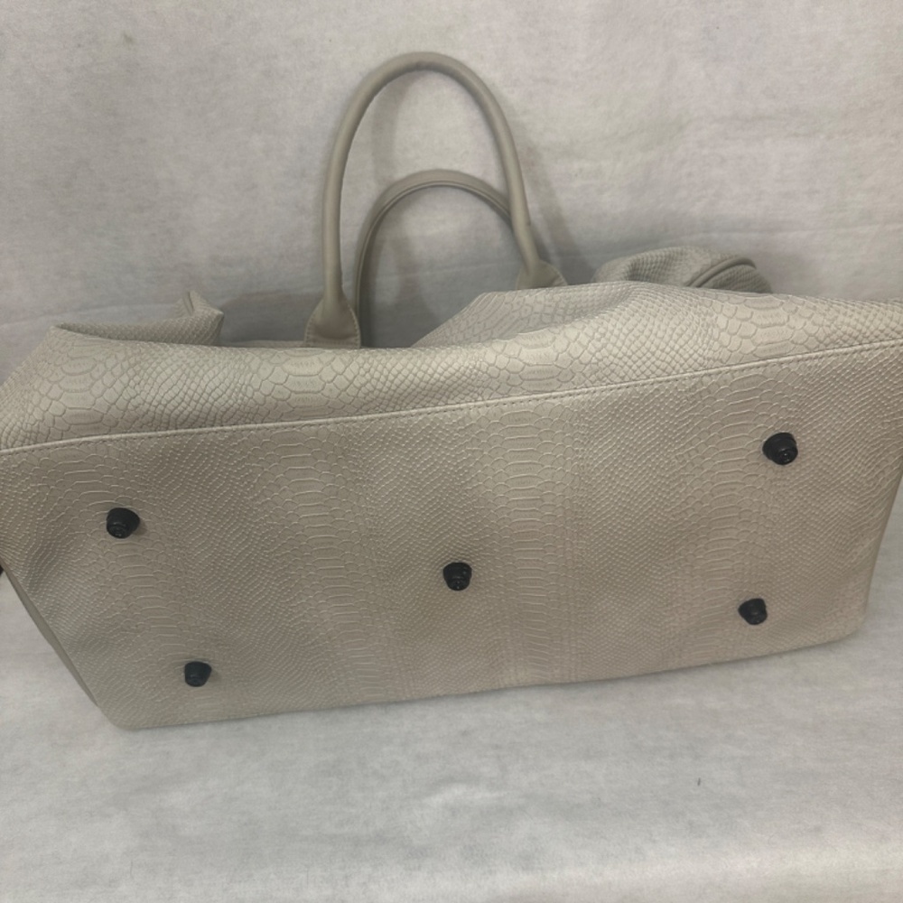 Tote N Carry Faux Crocodile Weekender Bag New with tags 22 x 13 x 12" RARE - Picture 4 of 4